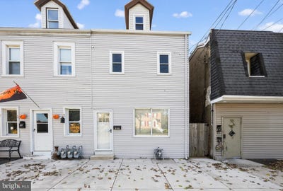 /international/us/222-market-street-marcus-hook-pa-110103365901/