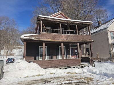/international/us/27-hall-st-north-adams-ma-110106586820/