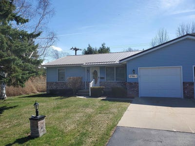 /international/us/5786-main-1-street-lexington-mi-110107465957/