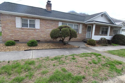 /international/us/118-central-ave-hinton-wv-110107258243/