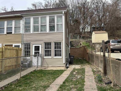 /international/us/943-high-bluff-street-dubuque-ia-110107393843/