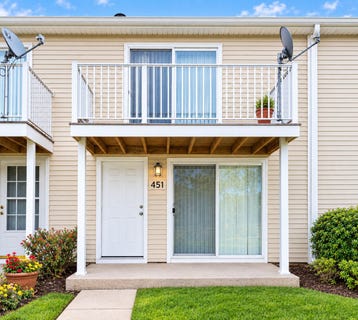 /international/us/451-meadowgreen-lane-round-lake-beach-il-110119495671/