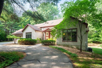 /international/us/186-tiffany-ridge-drive-holland-mi-110101456143/