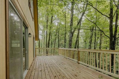 /international/us/21-big-bend-loop-wilmington-vt-110109655090/
