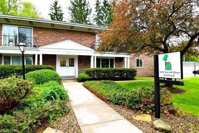 /international/us/5009-nob-hill-drive-chagrin-falls-oh-110108377927/
