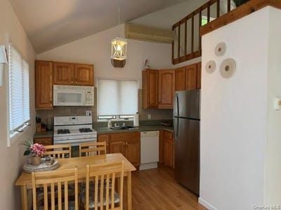 /international/us/126-lynn-avenue-hampton-bays-ny-110108689418/