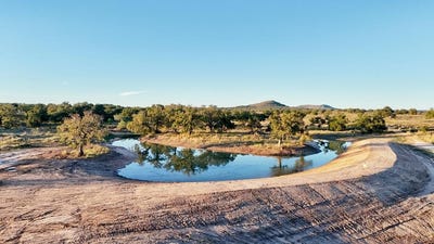 /international/us/6540-county-rd-409-llano-tx-110104055978/