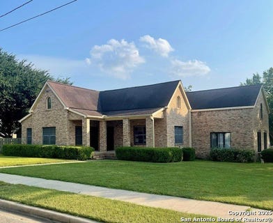 /international/us/1120-avenue-d-shiner-tx-110101889731/