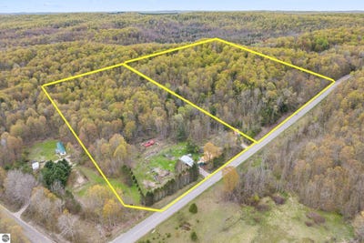 /international/us/4839-bunker-hill-road-central-lake-mi-110108092970/