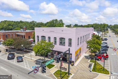 /international/us/150-w-franklin-hartwell-ga-110100808645/