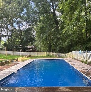 /international/us/511-dogwood-court-la-plata-md-110099964948/
