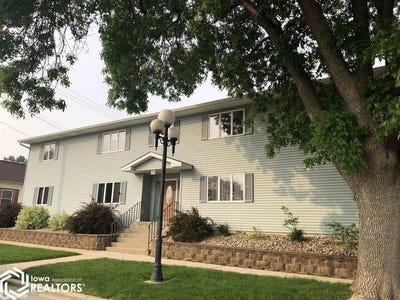 /international/us/16-s-shore-drive-clear-lake-ia-110101212454/