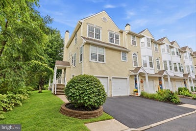/international/us/9206-wrensong-court-palmyra-nj-110120425098/