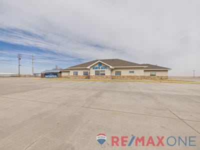 /international/us/1104-e-oklahoma-avenue-ulysses-ks-110106141466/