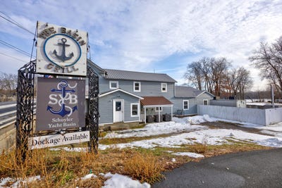/international/us/1-ferry-street-schuylerville-ny-110104931071/