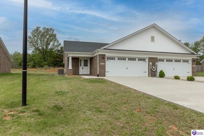 /international/us/305-307-breckinridge-circle-vine-grove-ky-110107825414/