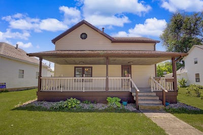 /international/us/1206-e-main-street-clinton-il-110108473362/