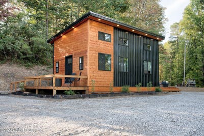 /international/us/576-pine-grove-rd-beattyville-ky-110094710488/?lang=en