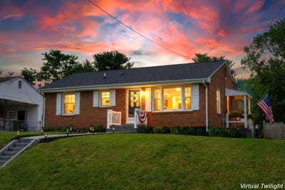 /international/us/2412-park-hill-rd-staunton-va-110109087290/