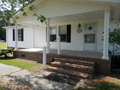 /international/us/300-king-arthur-drive-whiteville-nc-110099163875/