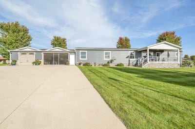 /international/us/625-meadowlark-lane-arnolds-park-ia-110120489025/
