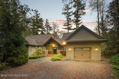 /international/us/106-waygood-way-pocono-pines-pa-110102562303/