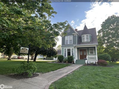 /international/us/327-s-2nd-street-wapello-ia-110099292513/