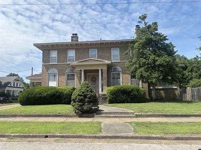 /international/us/214-third-street-fulton-ky-110108536174/