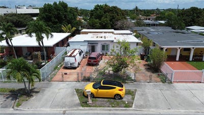 /international/us/445-e-43rd-street-hialeah-fl-110108016318/