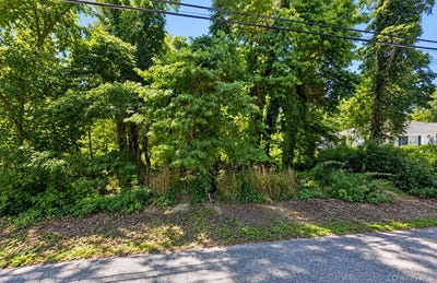 /international/us/coates-avenue-holbrook-ny-110110273404/