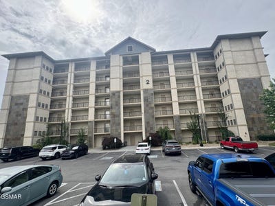 /international/us/124-plaza-drive-pigeon-forge-tn-110108658252/