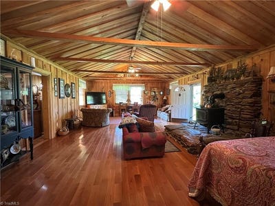 /international/us/1501-sand-ridge-road-millers-creek-nc-110100946328/?lang=zh-tw