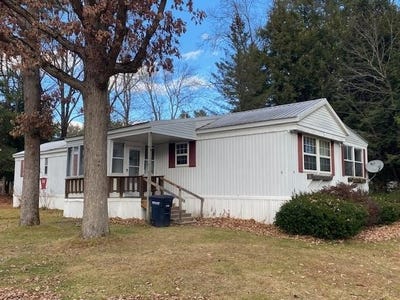 /international/us/9-princess-lane-epsom-nh-110103708106/