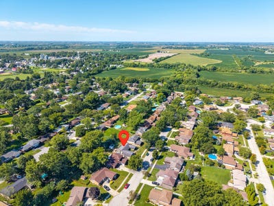 /international/us/520-chestnut-lane-beecher-il-110105355646/