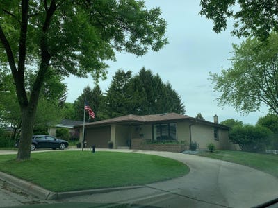 /international/us/2212-w-parnell-ave-milwaukee-wi-110108653791/