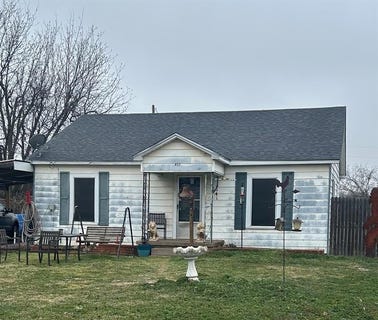 /international/us/402-s-ave-d-olney-tx-110097604063/