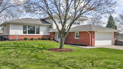 /international/us/1502-carrol-court-darien-il-110107895301/