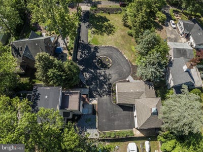 /international/us/206-carriage-house-lane-riverton-nj-110099532096/