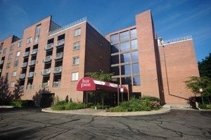 /international/us/1450-plymouth-lane-elgin-il-110108845652/