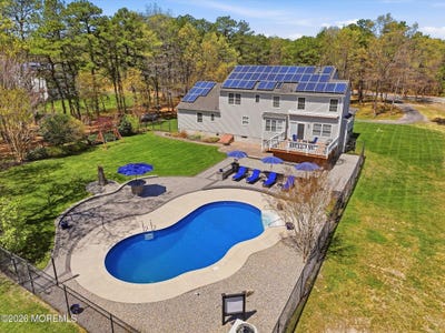 /international/us/176-warren-grove-road-barnegat-nj-110107585930/