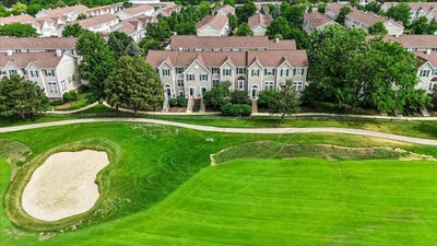 /international/us/2428-courtyard-circle-aurora-il-110108723432/