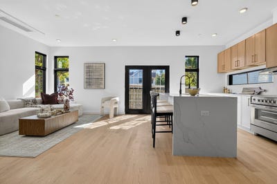 /international/us/15-clyde-st-somerville-ma-110120425255/