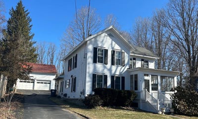 /international/us/447-maple-avenue-amsterdam-ny-110101072873/