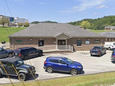 /international/us/485-memorial-drive-manchester-ky-110105952341/