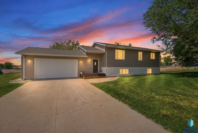 /international/us/400-sunrise-cir-garretson-sd-110108333302/