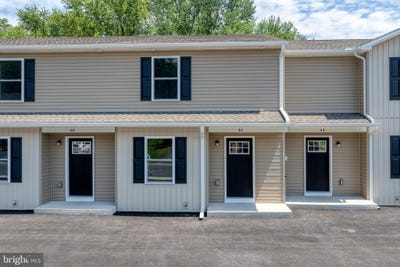 /international/us/52-petersburg-lane-duncannon-pa-110100325792/
