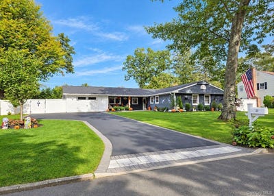 /international/us/25-stratton-lane-stony-brook-ny-110120527662/