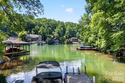 /international/us/buffalo-shoals-road-lake-lure-nc-110119642107/