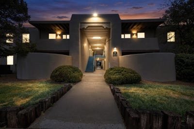 /international/us/601-san-mateo-santa-fe-nm-110106961659/