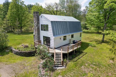 /international/us/119-ilsley-road-thetford-vt-110108553028/